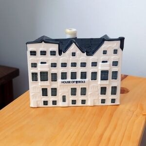KLM House of Bols Delft collectibles building bottle